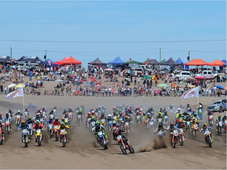 En octubre vuelve Enduro Monte Hermoso, con el show de motos y cuatriciclos acelerando en las dunas