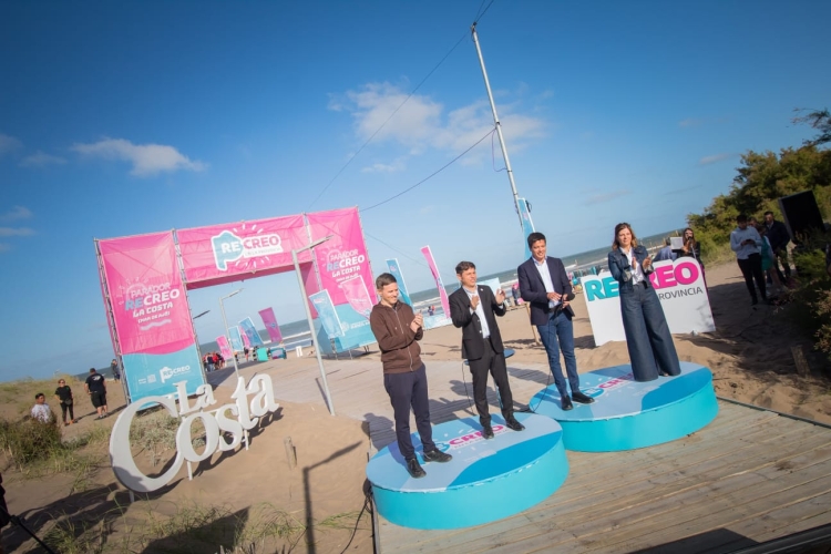 El gobernador Kicillof presentó en La Costa la temporada de verano 2023 de la Provincia