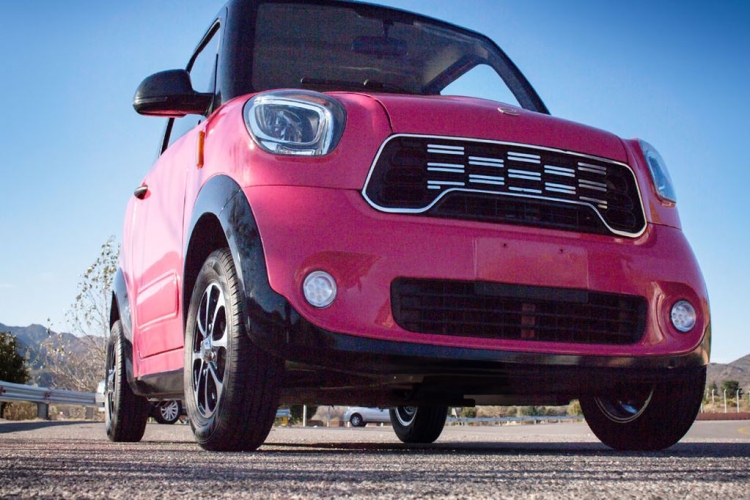 Por qué está prohibido viajar en la Ruta hacia la Costa Atlántica en los autos eléctricos Tito