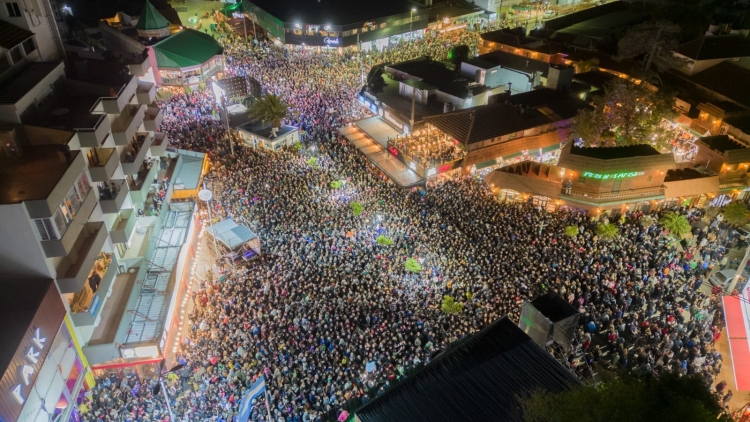 Más de 20 mil personas disfrutaron de Los Palmeras en Villa Gesell