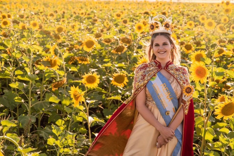 La multitudinaria y colorida Fiesta Nacional del Girasol en Carlos Casares